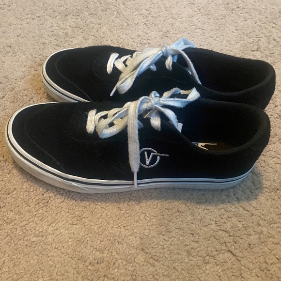 Vans with velvet texture - Picture 1 of 4